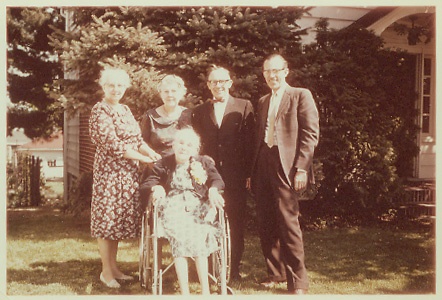 Sybilla (mom) with Warren, Bob Sr., Florence, & Sarah